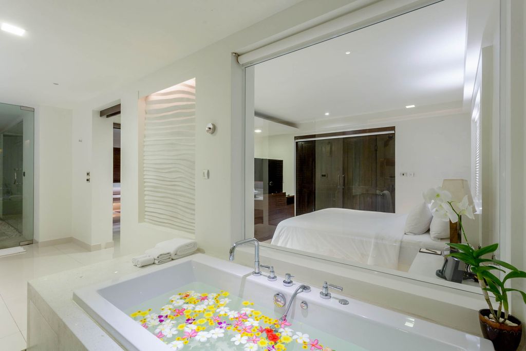 Villa Sujin The Racha Phuket Olivers Travels 4