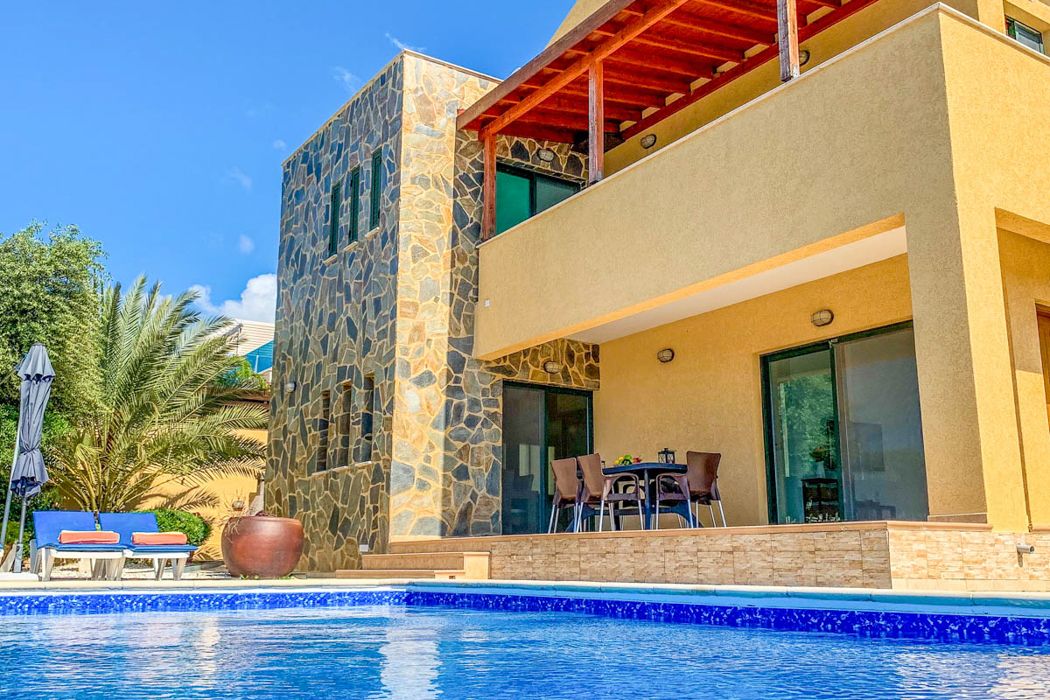 Villa ID-9261