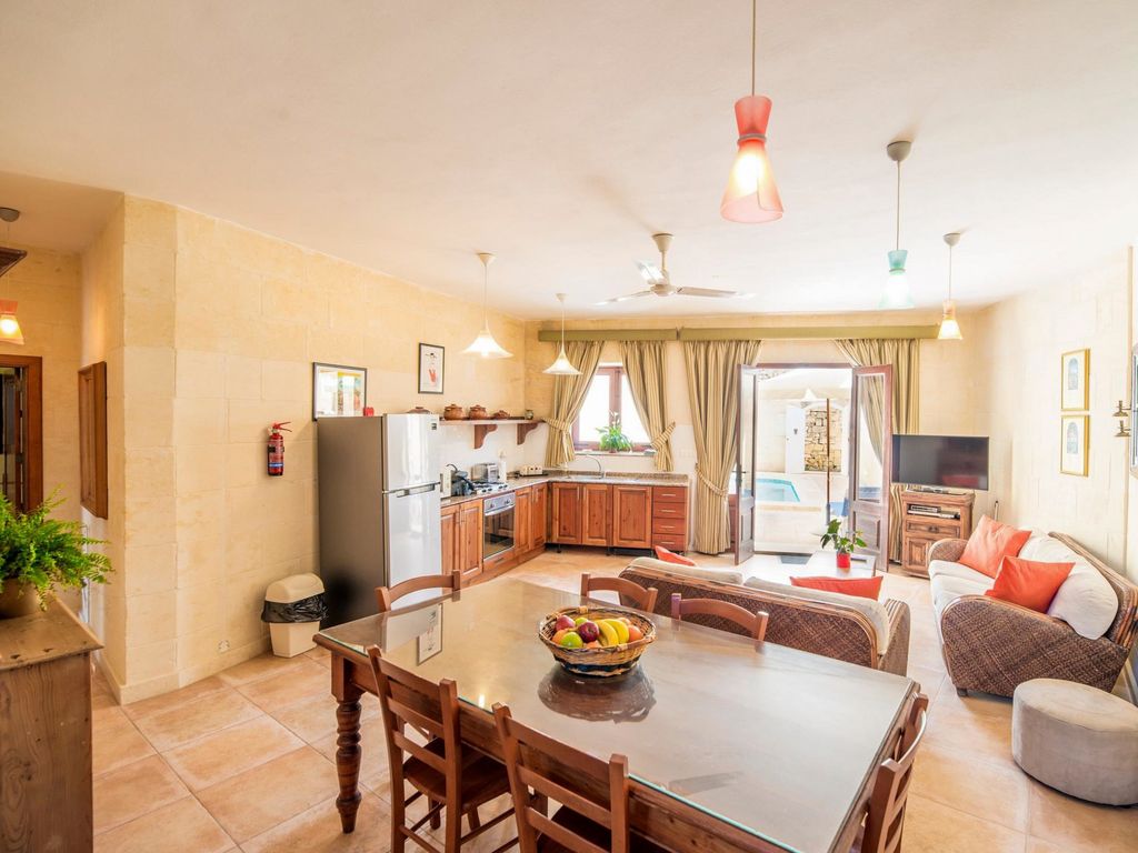 Farmhouse Pompea Malta Olivers Travels 5