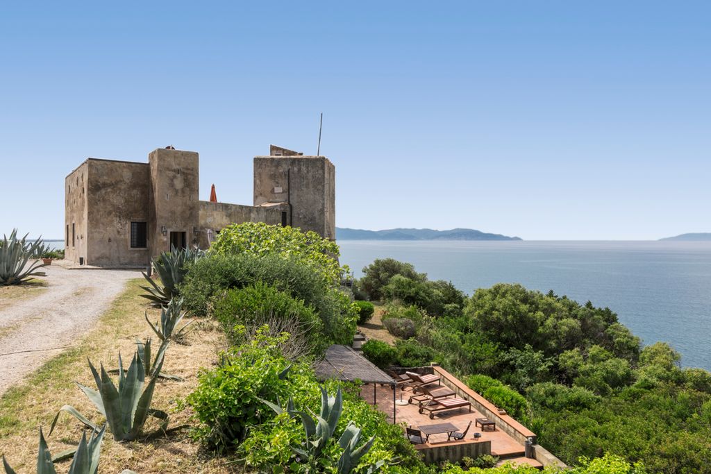 Talamon Tower Tuscany OliversTravels 1