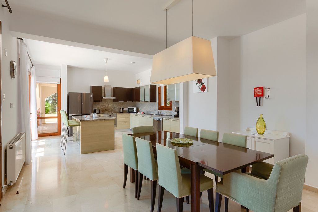 Villa Tapani Aphrodite Hills Olivers Travels4