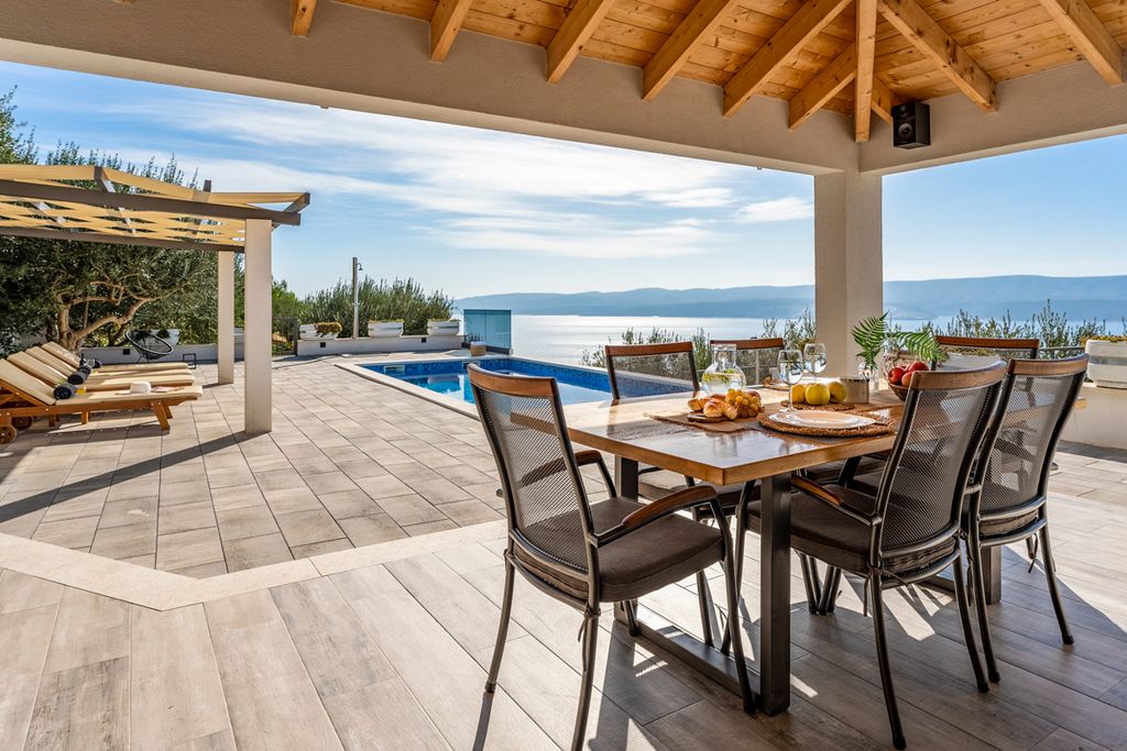 Villa Dyeing Dalmatia Olivers Travels5