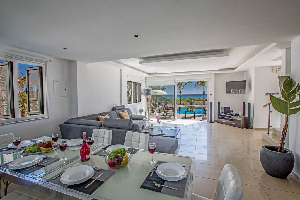 Villa Marpesia Ayia Napa Olivers Travels 3