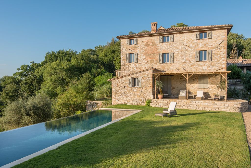 Castiglione Ugolino Umbria Italy OliversTravels 1