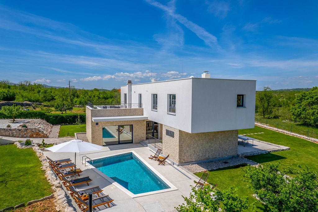 Villa Gravel Dalmatia Olivers Travels 001