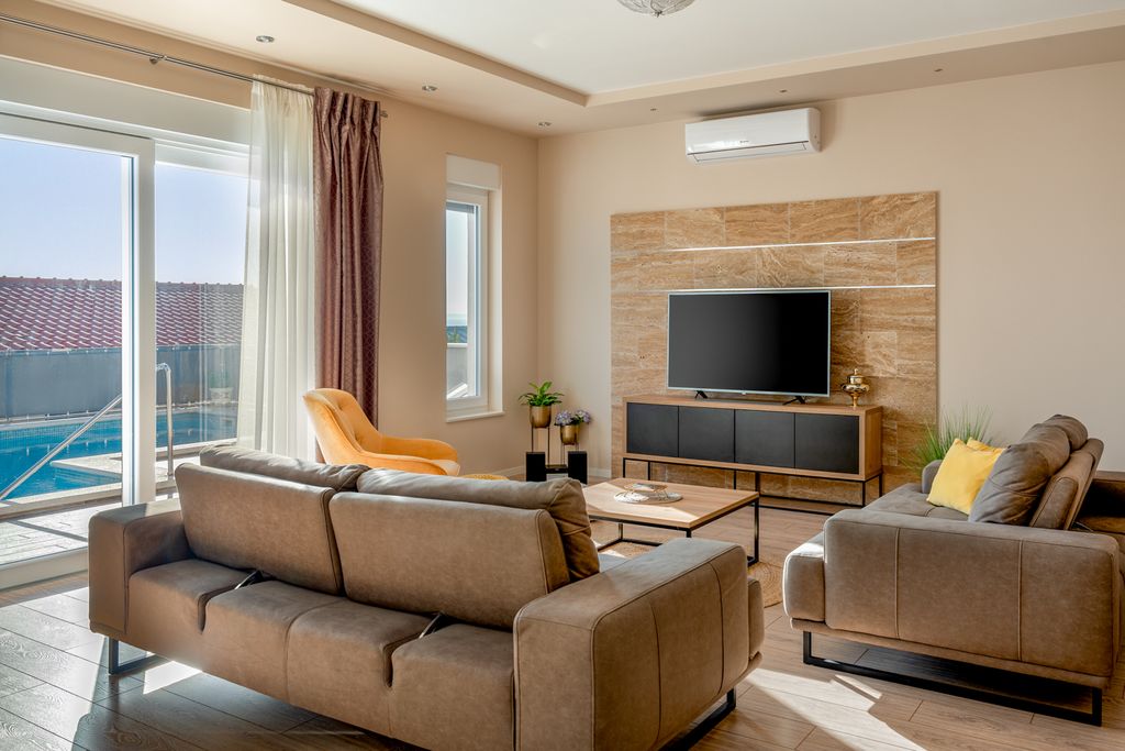 Villa Fryeri Dalmatia Olivers Travels003