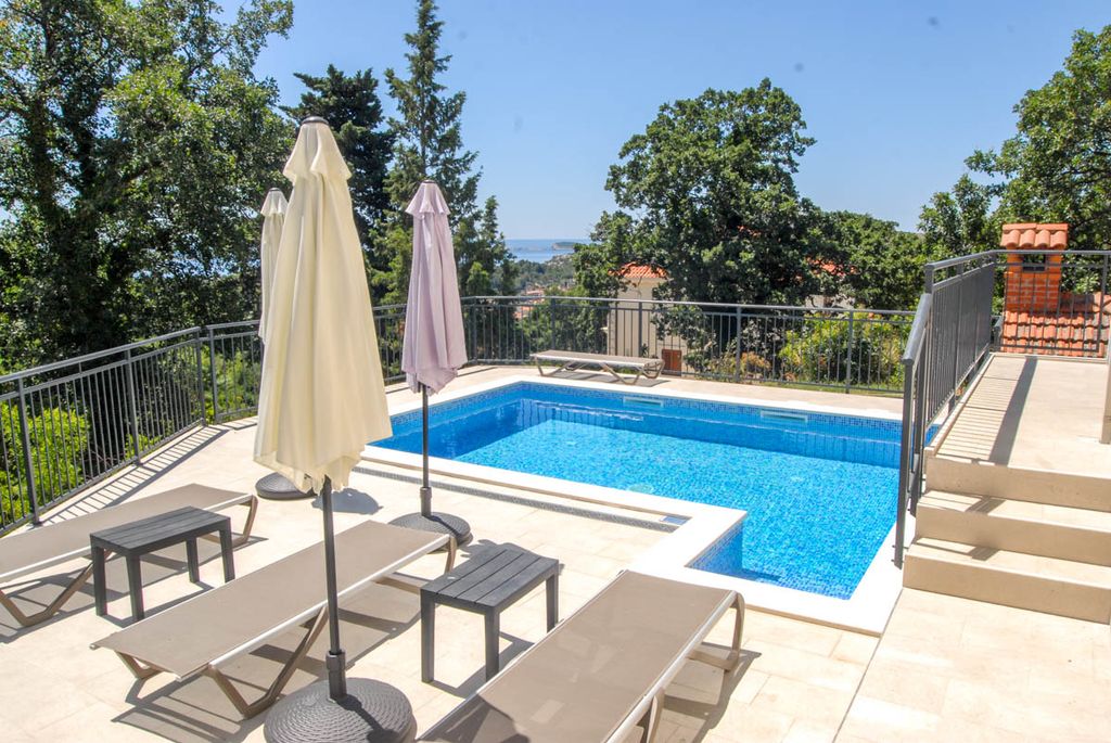 Villa Bunch Dubrovnik Olivers Travels 1