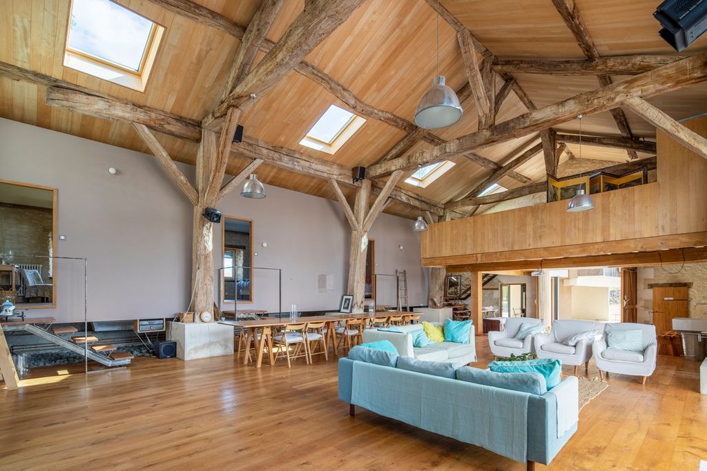 Maison des Pivoines Dordogne Olivers Travels3