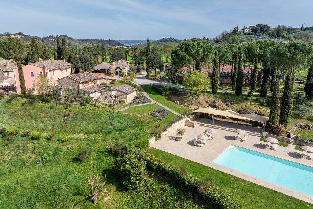 Lorenzo Village Tuscany Olivers Travls1