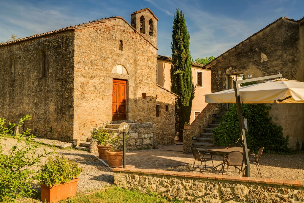 Lorenzo Village Tuscany Olivers Travls2