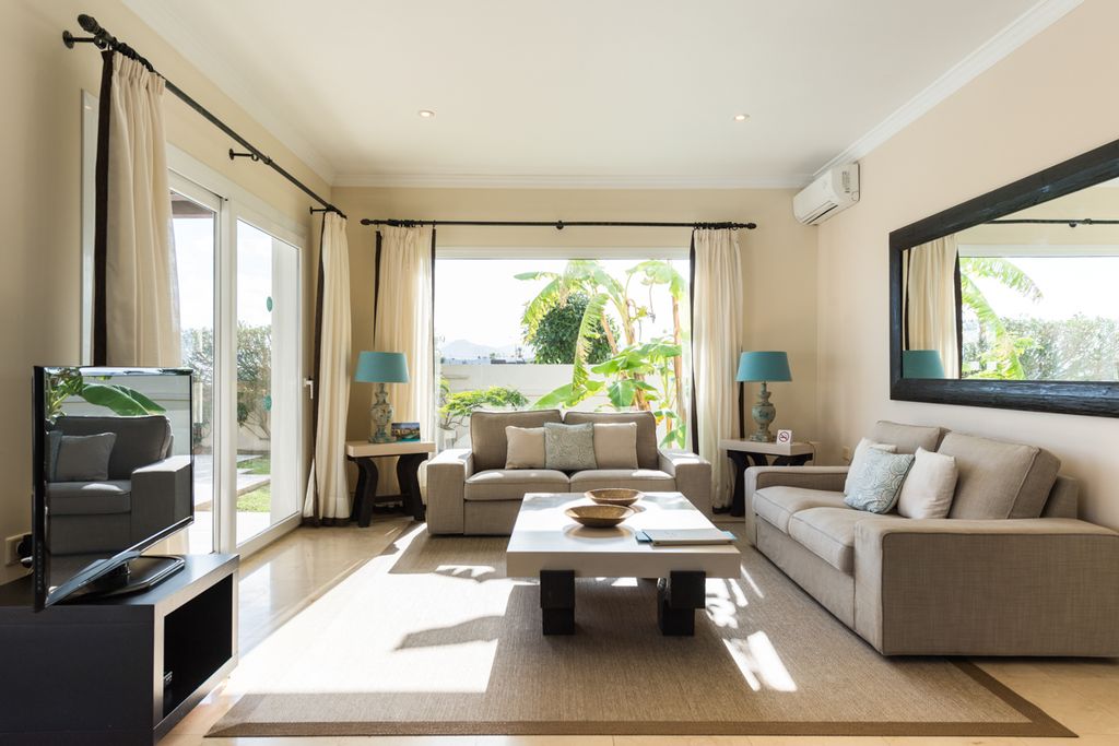Villa Alonza Lanzarote Olivers Travels3