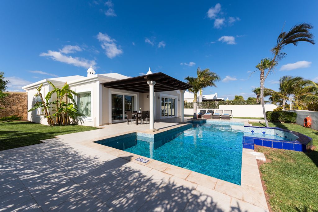 Villa Alonza Lanzarote Olivers Travels1