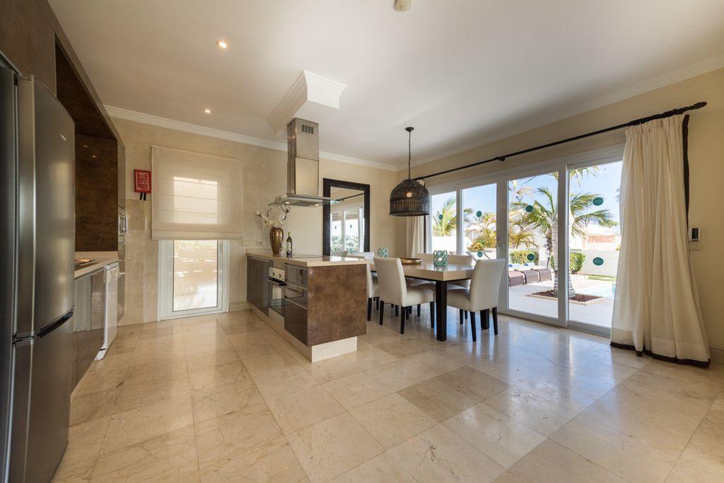 Villa Alonza Lanzarote Olivers Travels4