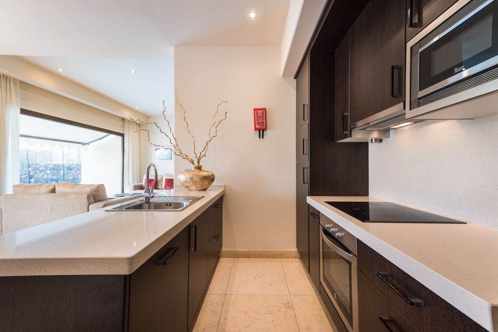 Villa Grand Deluxe Lanzarote Olivers Travels3