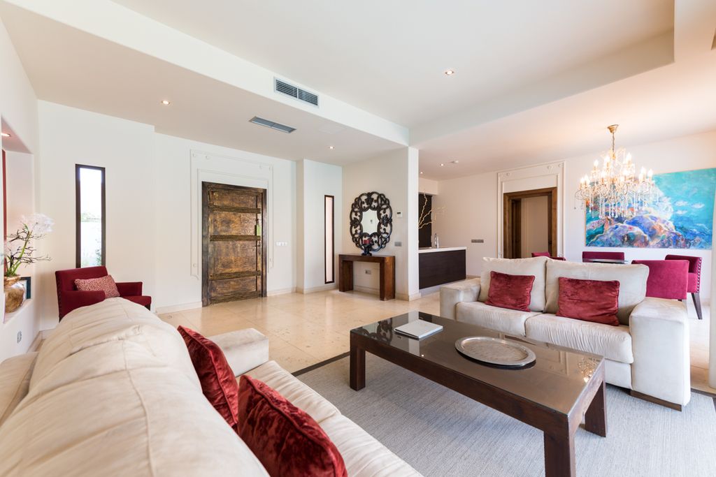 Villa Grand Deluxe Lanzarote Olivers Travels4