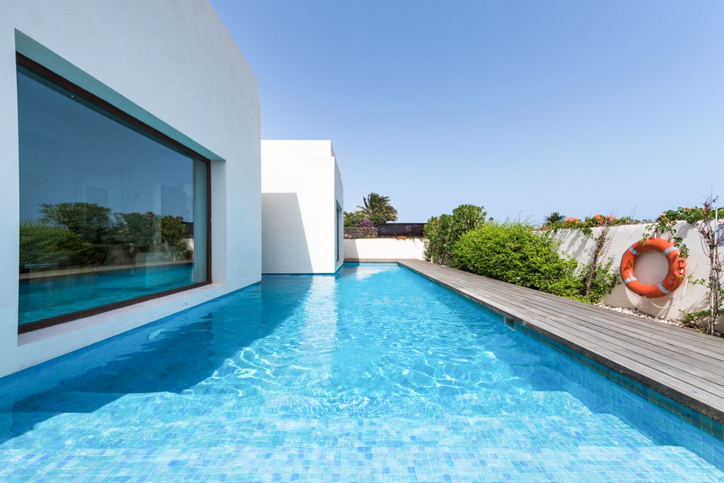 Deluxe Lanzarote Olivers Travels2