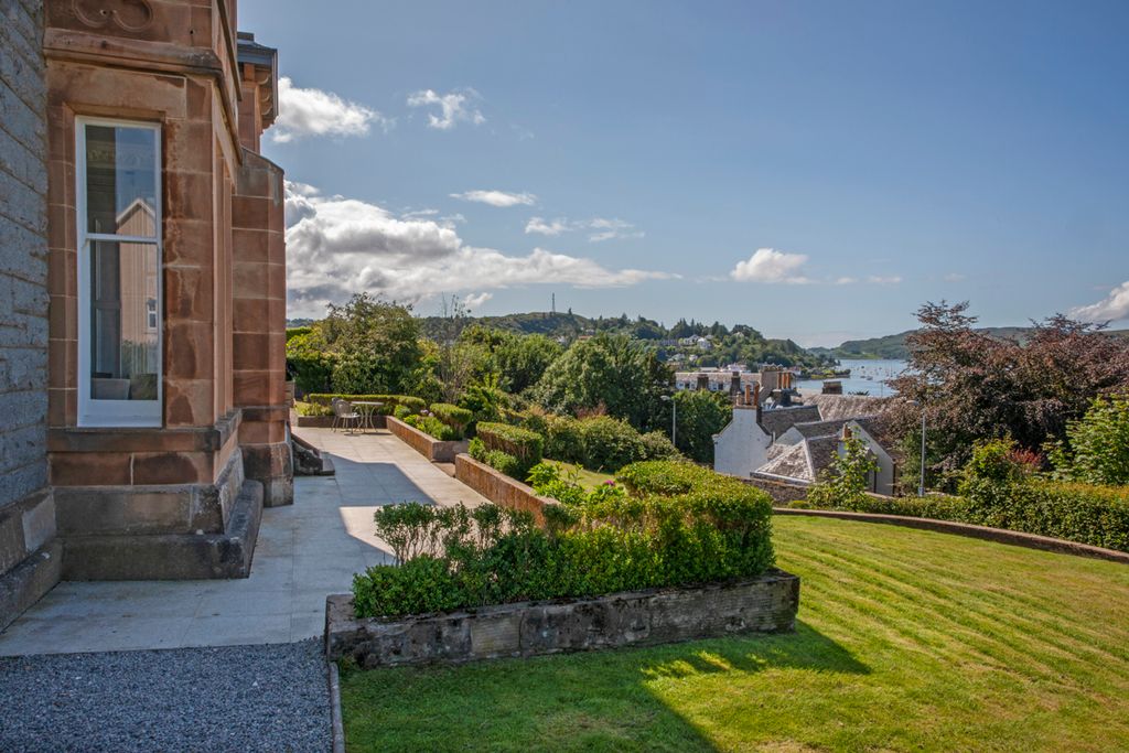 Seaview Mansion Scotland Olivers Travels2