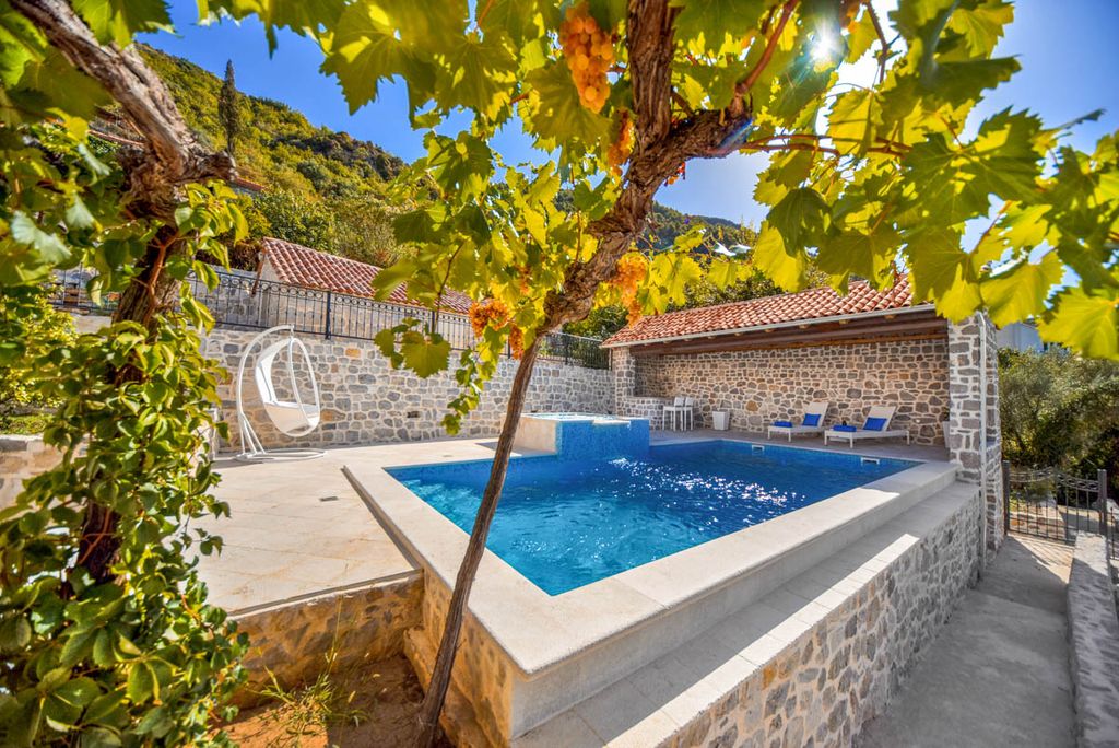 Villa Kotop Montenegro Olivers Travels 2
