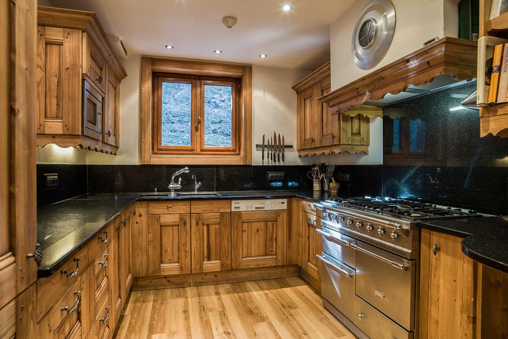 Chalet Pomerol 3 Valleys France Olivers Travels 4