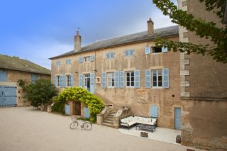 Manoir Mi Chemin Burgundy France OliversTravels 1