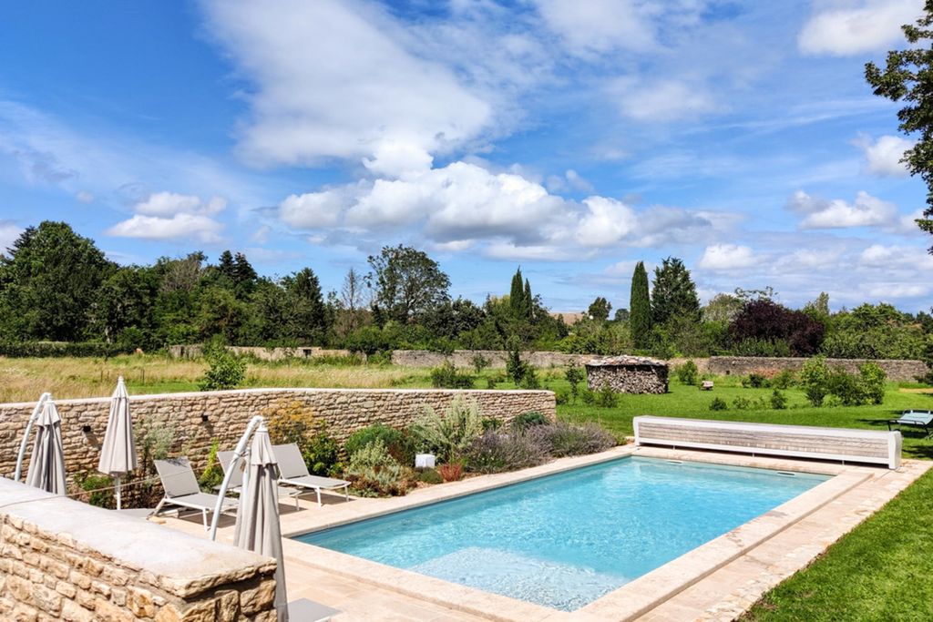 Manoir Mi Chemin Burgundy France OliversTravels 3