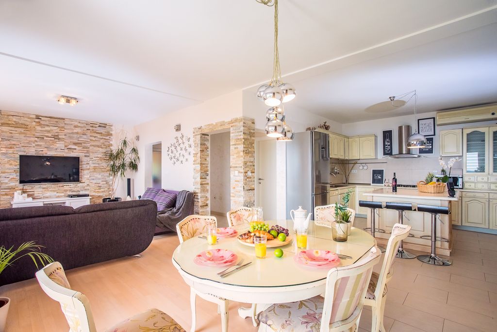 Villa Duscha Dalmatia Olivers Travels1  4  01