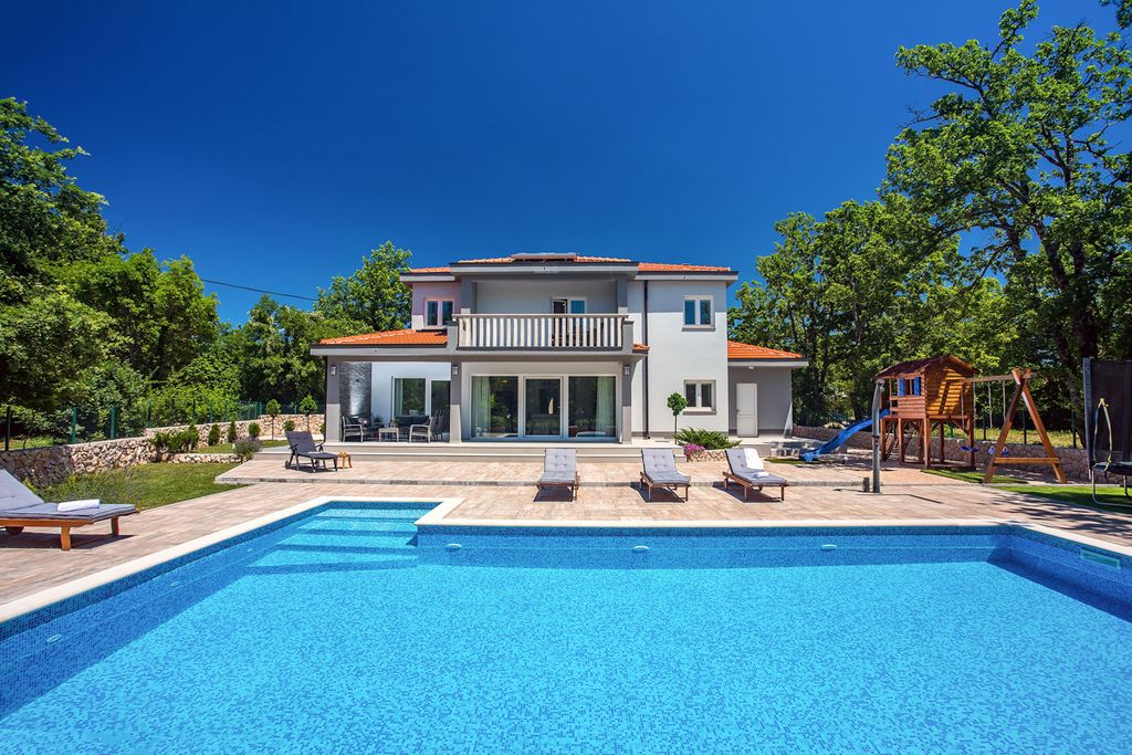 Villa Neda Olivers Travels 1 2