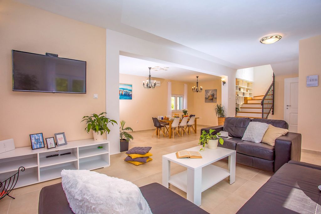 Villa Raika Dalmatia Coast Olivers Travels 3